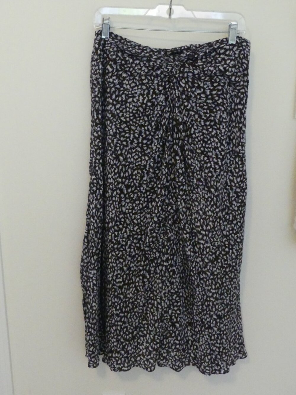 Club Monaco Skirt Size 10 - brown, blue and white with twist at front